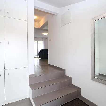 Oliva 2211 شقة بولا
