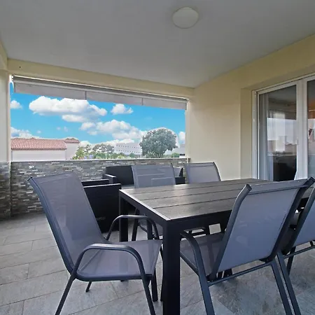 Oliva 2211 Apartman