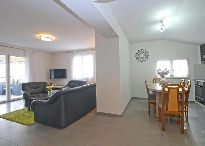 Oliva 2211 Apartment *