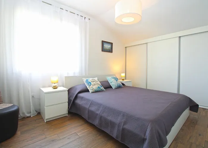 Oliva 2211 Apartment Pula