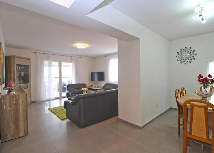 Oliva 2211 Lägenhet Pula